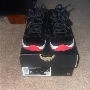 velvet black and red Sneakers